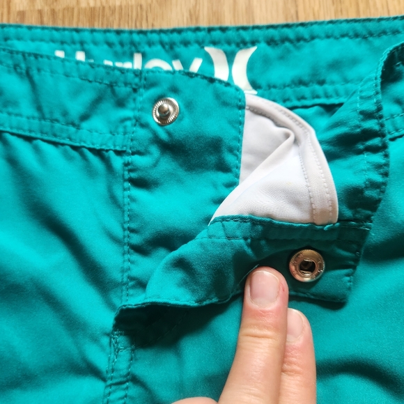 Hurley Shorts - Picture 2 of 7